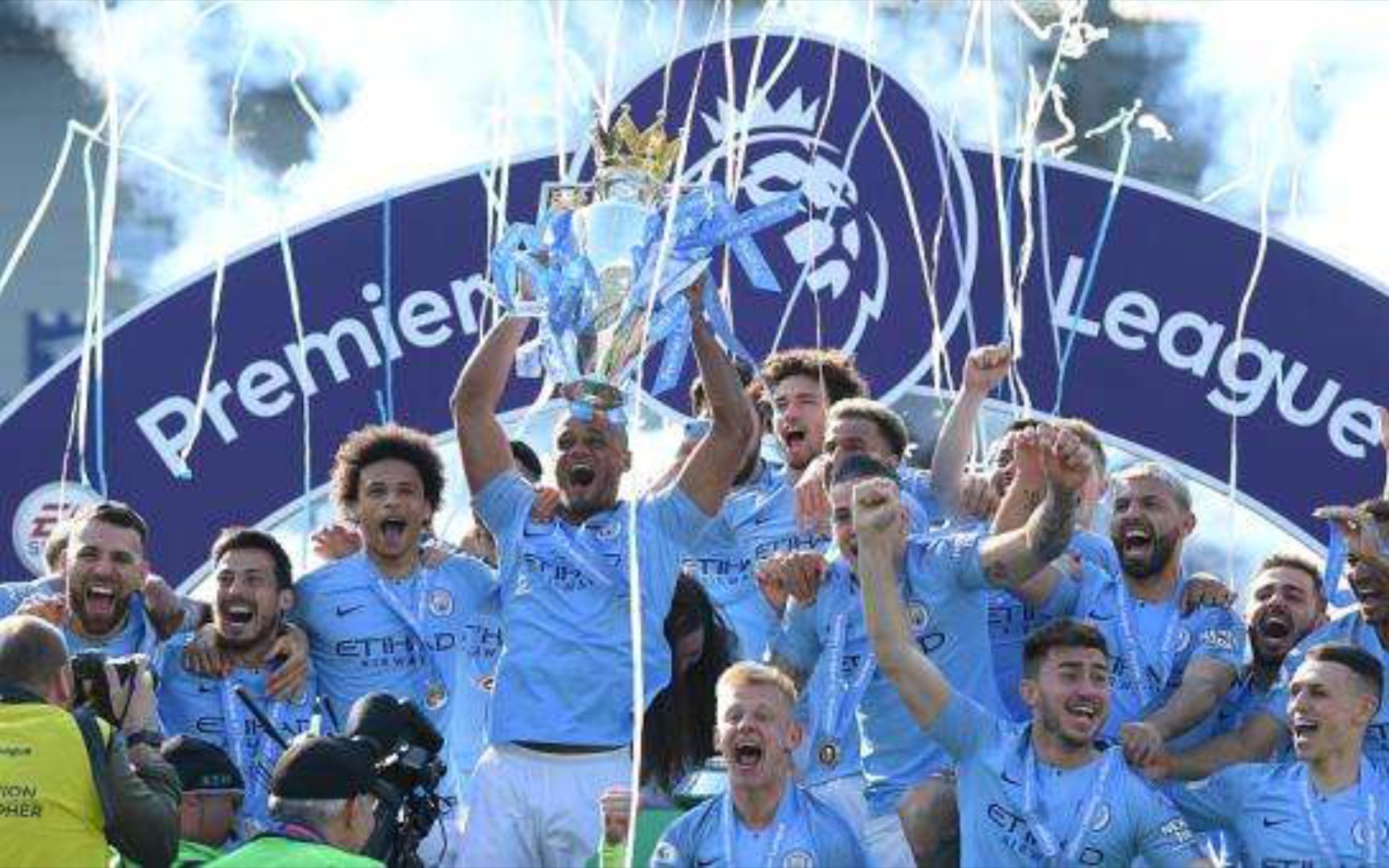 贴在了他身 贴在了他身